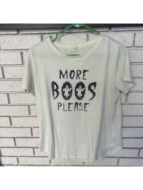 Maurices Men's White and Cream Tshirt